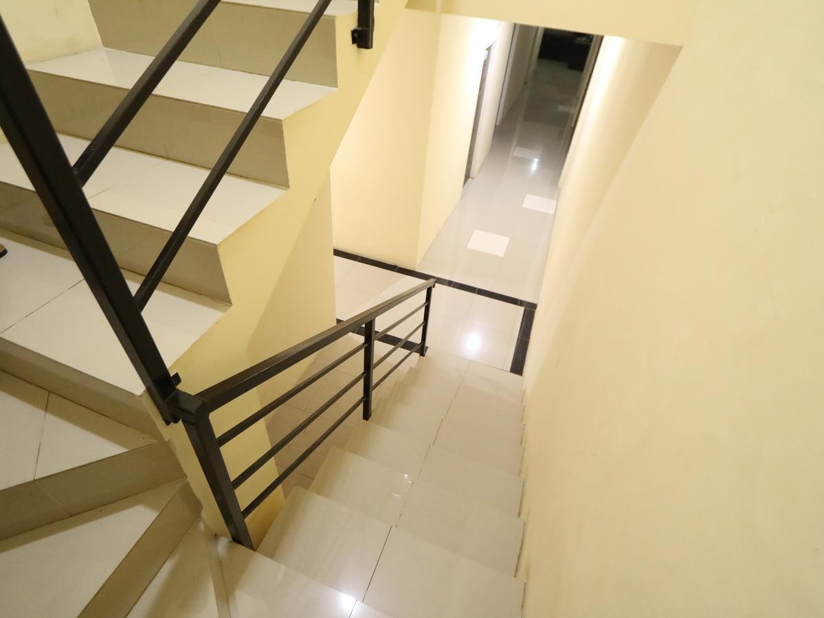 Kamar Keluarga Ungaran Ξενοδοχείο Τζακάρτα Εξωτερικό φωτογραφία